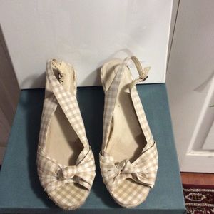 Sandles Gingham wedgies espadrilles.